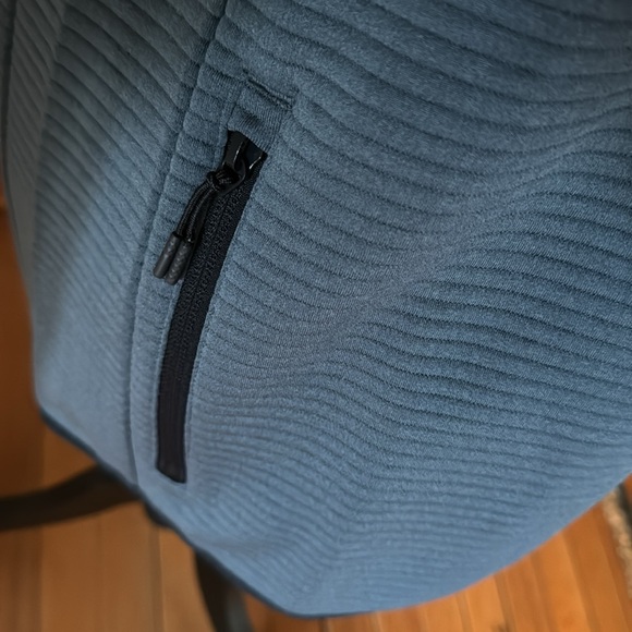 Gray-ish blue front zip lightweight jacket - Picture 4 of 6